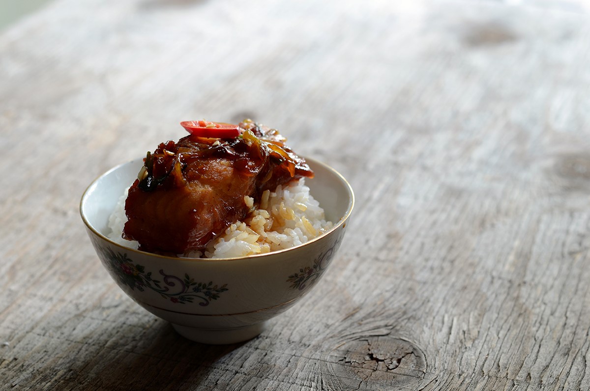 Cá Kho Tộ Recipe – Vietnamese Caramelized & Braised Catfish