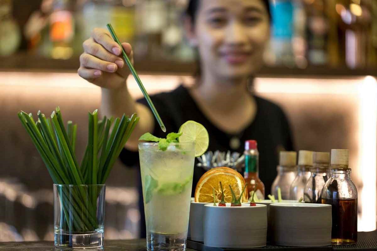 Vietnam’s wild grass straws PLASTIC STRAW ALTERNATIVES FOR ECO-FRIENDLY BUSINESSES