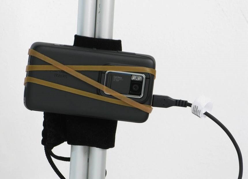2. Make a makeshift tripod rubber band