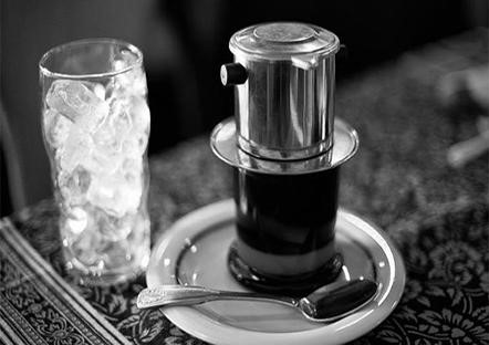 Hot vietnamese coffee
