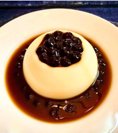 Flan cake with tapioca pearls
