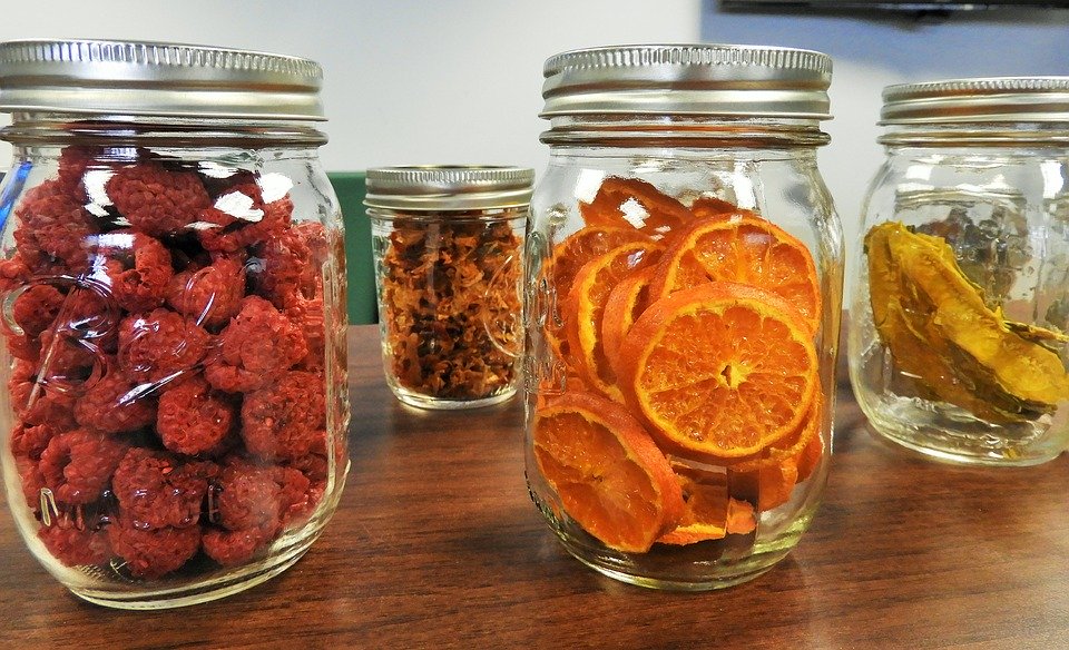 dehydrating food storing